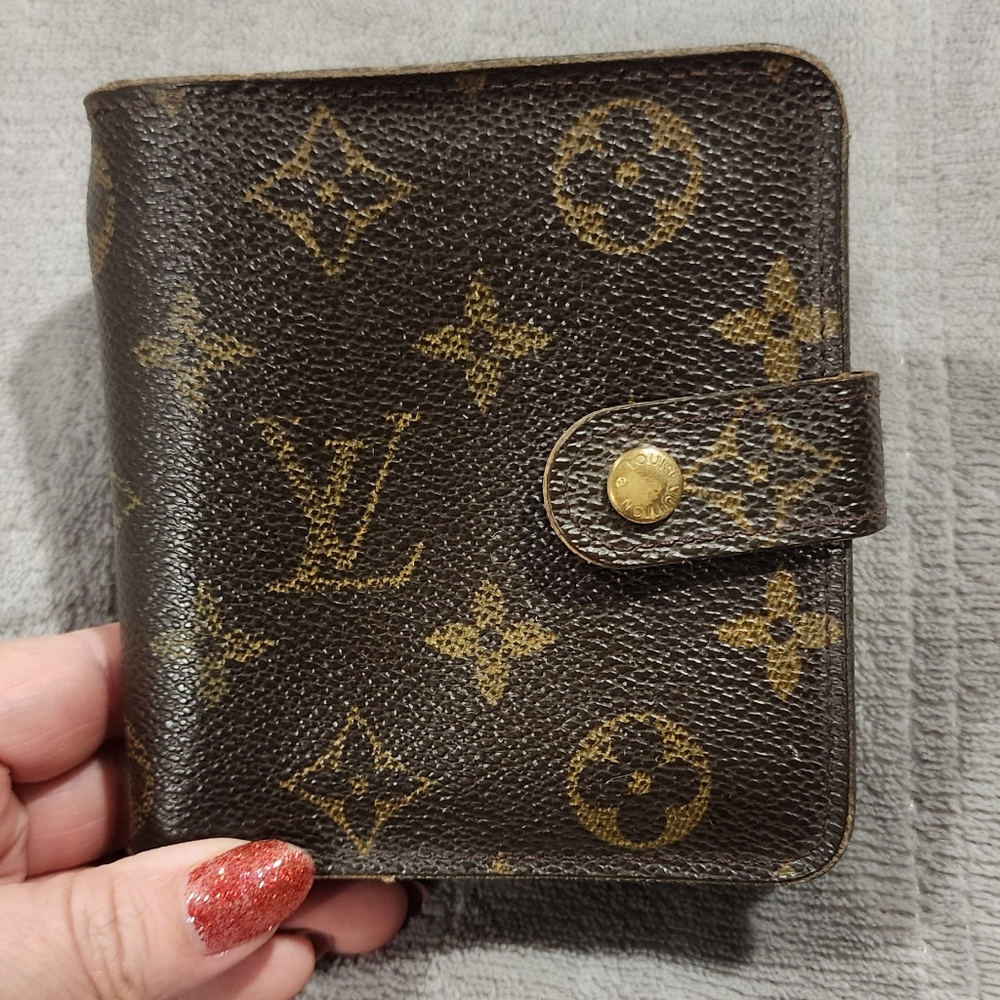 🚫SOLD🚫 Louis Vuitton Compact Wallet